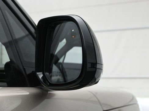 Used 2023 Land Rover Range Rover Long Wheelbase Autobiography image 26