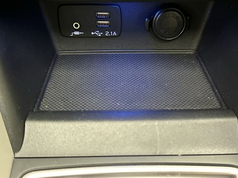 Used 2023 Subaru Forester Premium AWD/4WD image 37