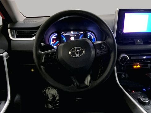 Certified 2025 Toyota RAV4 LE AWD/4WD image 5