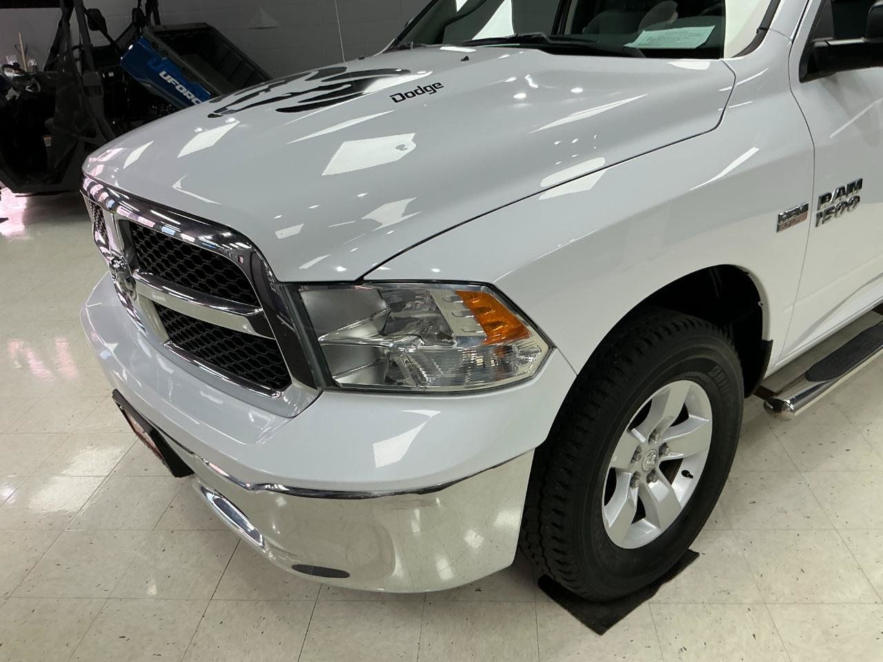 Used 2017 RAM 1500 Classic SLT AWD/4WD image 34