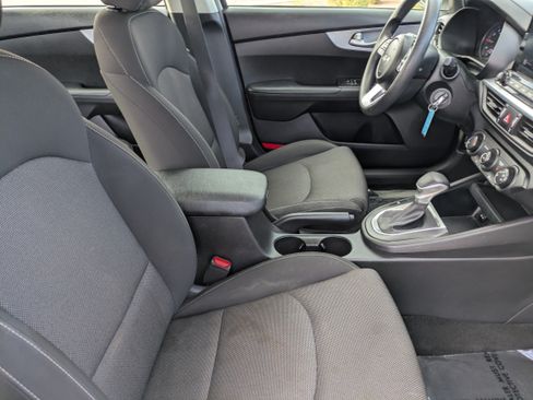 Used 2024 Kia Forte LXS FWD image 11