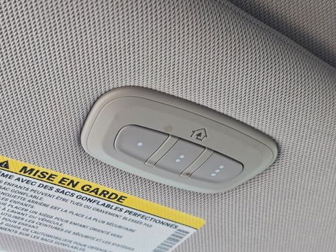 Used 2022 Chrysler Pacifica Touring-L FWD image 28