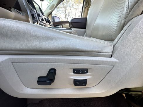 Used 2013 RAM 1500 Laramie w/ Convenience Group image 12