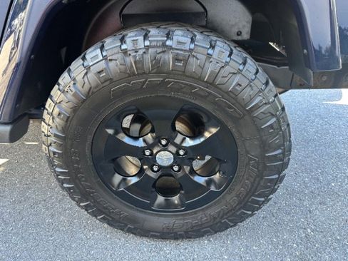 Used 2013 Jeep Wrangler Unlimited Sahara w/ Dual Top Group image 12