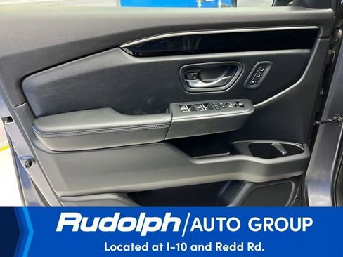 Used 2024 Honda Pilot Touring image 10