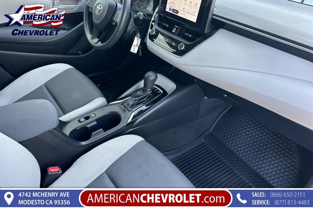 Used 2025 Toyota Corolla LE FWD image 20