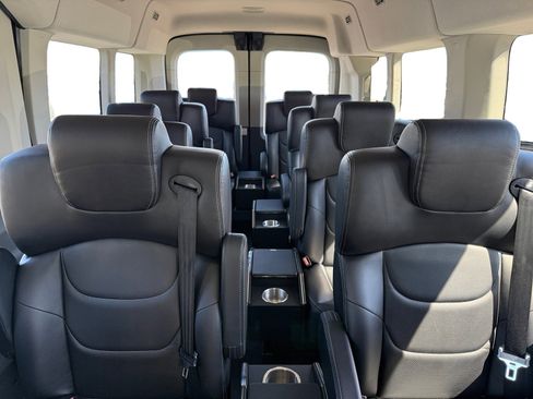 Used 2022 Ford Transit 350 XLT RWD image 16