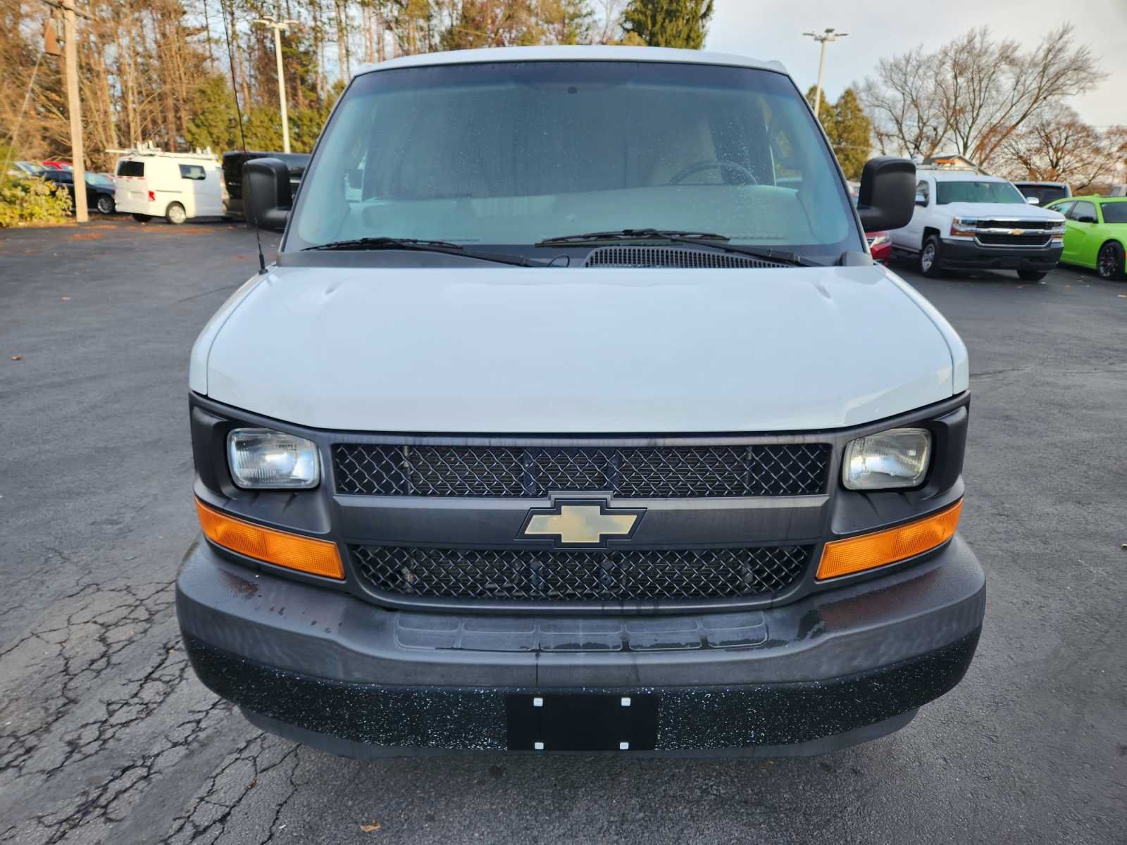 Used 2017 Chevrolet Express 2500 RWD image 8