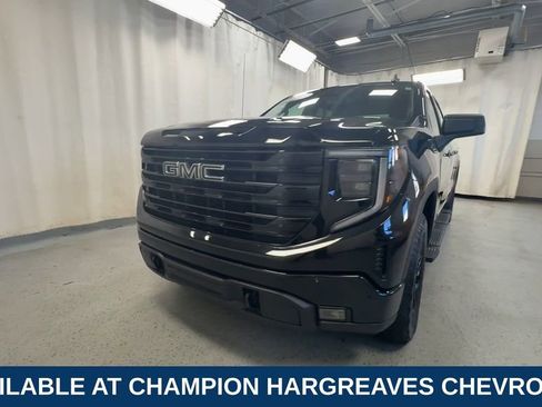 Certified 2022 GMC Sierra 1500 Elevation w/ LPO, Elevation Black Package image 5