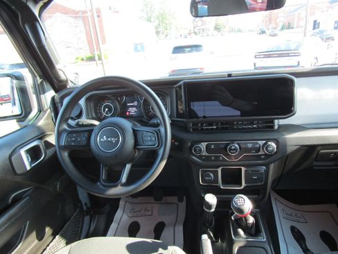 Used 2024 Jeep Wrangler Unlimited Sport AWD/4WD image 20
