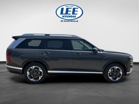 New 2026 Hyundai Palisade Limited FWD image 2