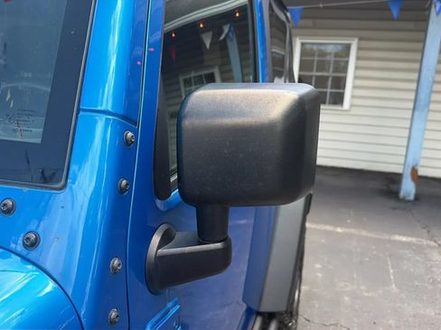 Used 2016 Jeep Wrangler Sport AWD/4WD image 9