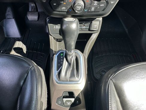 Used 2020 Jeep Renegade Limited w/ UConnect 8.4 Nav Group AWD/4WD image 27