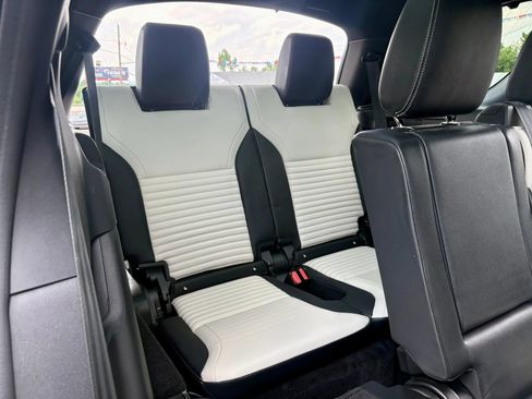 Used 2022 Land Rover Discovery S R-Dynamic AWD/4WD image 30