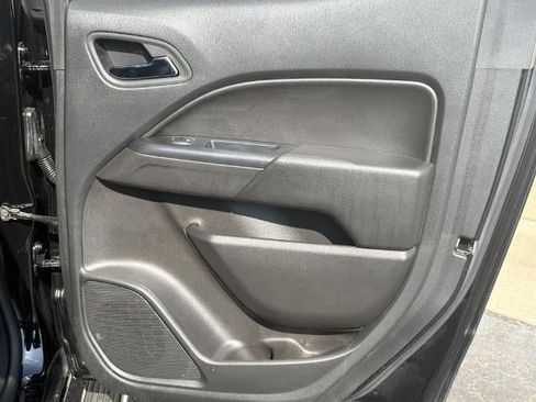 Used 2020 Chevrolet Colorado LT w/ Safety Package RWD image 16