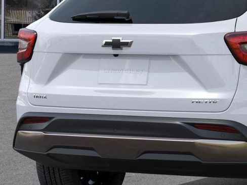 New 2026 Chevrolet Trax ACTIV w/ Sunroof Package image 37