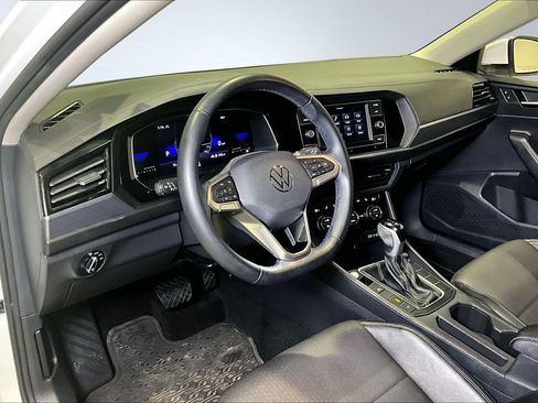 Used 2023 Volkswagen Jetta SE image 16