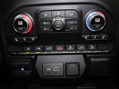 Used 2022 GMC Sierra 2500 AT4 w/ AT4 Preferred Package image 41