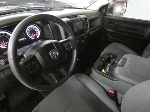 Used 2019 RAM 1500 Express w/ Express Value Package AWD/4WD image 5