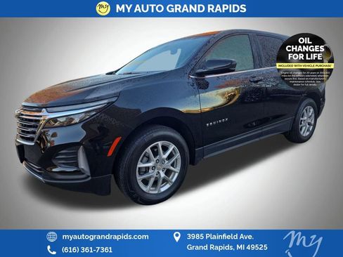 Used 2023 Chevrolet Equinox LT image 3