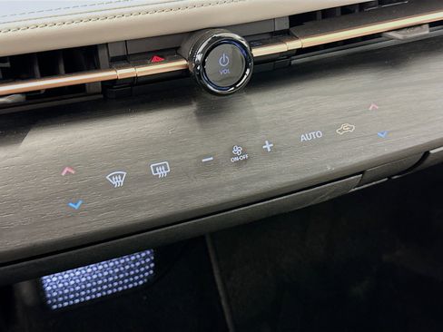 Used 2024 Nissan Ariya AWD image 24