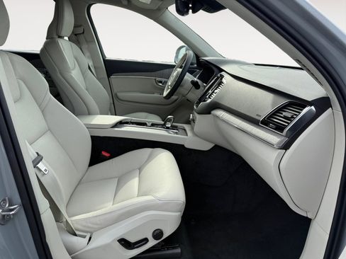 New 2025 Volvo XC90 B6 Plus image 15