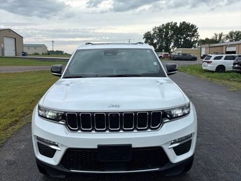 Used 2025 Jeep Grand Cherokee Limited w/ Luxury Tech Group II AWD/4WD image 2