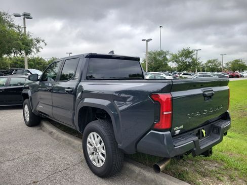 Used 2025 Toyota Tacoma SR5 AWD/4WD image 23