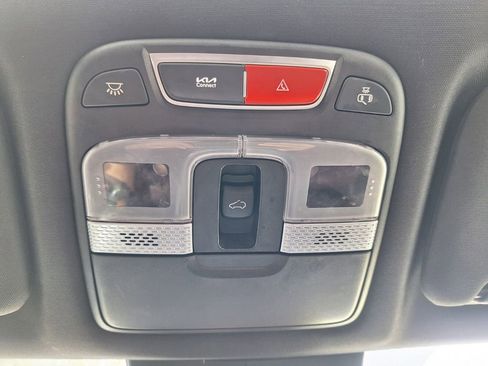 Used 2024 Kia Telluride EX w/ EX Captain's Chair Package image 19