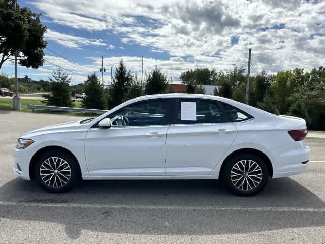 Used 2019 Volkswagen Jetta SE FWD image 2
