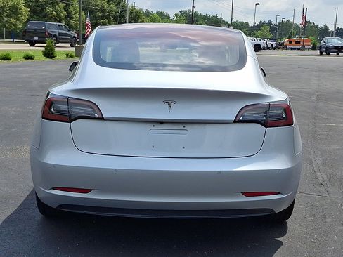 Used 2018 Tesla Model 3 Mid Range RWD image 22