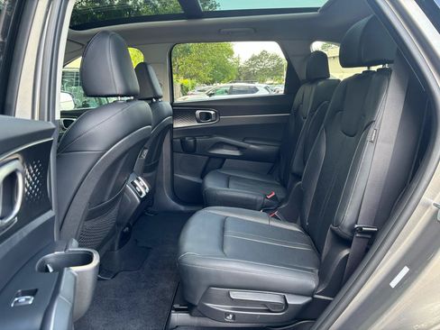 Used 2025 Kia Sorento EX w/ EX Panoramic Sunroof Package AWD/4WD image 6