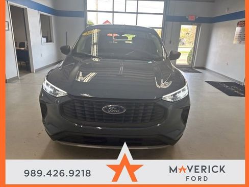 Used 2023 Ford Escape AWD image 2