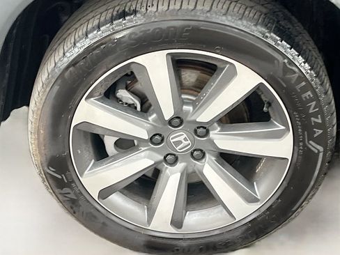 Used 2025 Honda Pilot Touring image 34