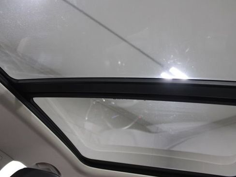 Used 2023 Buick Envision Avenir AWD/4WD image 3