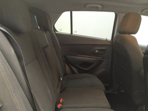 Used 2022 Chevrolet Trax LS w/ Tint and Cruise Package FWD image 19
