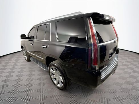 Used 2019 Cadillac Escalade Premium Luxury image 6