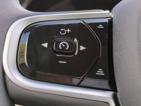 New 2026 Volvo XC90 B6 Plus image 24