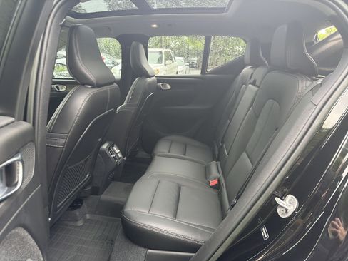 Certified 2023 Volvo XC40 B5 Plus w/ Protection Package Premier AWD/4WD image 32