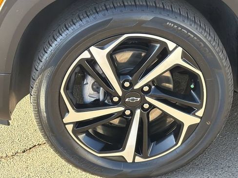 Used 2023 Chevrolet TrailBlazer RS FWD image 16