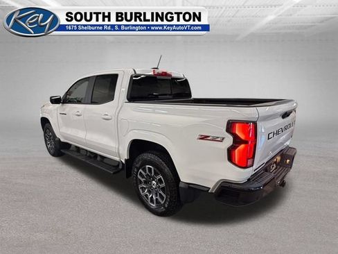 Used 2025 Chevrolet Colorado Z71 w/ Technology Package AWD/4WD image 3