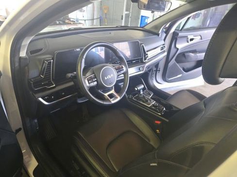 Used 2025 Kia Sportage EX FWD image 17