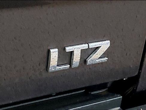 Used 2016 Chevrolet Silverado 1500 LTZ Z71 w/ LTZ Plus Package AWD/4WD image 11