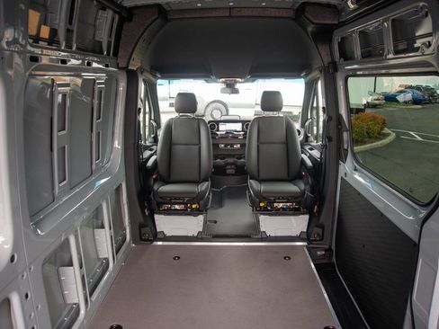 New 2025 Mercedes-Benz Sprinter 2500 image 38