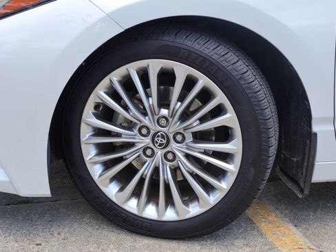 Used 2020 Toyota Avalon Limited FWD image 29