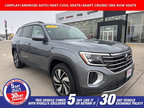 Used 2025 Volkswagen Atlas SE image 1