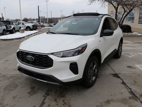 New 2026 Ford Escape ST-Line w/ Tech Pack #1 AWD/4WD image 2