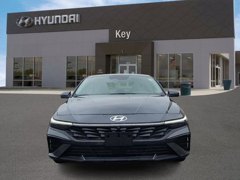 Certified 2024 Hyundai Elantra Limited FWD image 8
