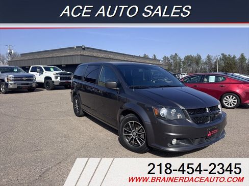 Used 2018 Dodge Grand Caravan GT FWD image 2