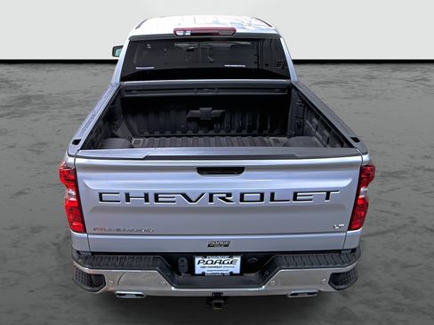 Used 2022 Chevrolet Silverado 1500 LT AWD/4WD image 3
